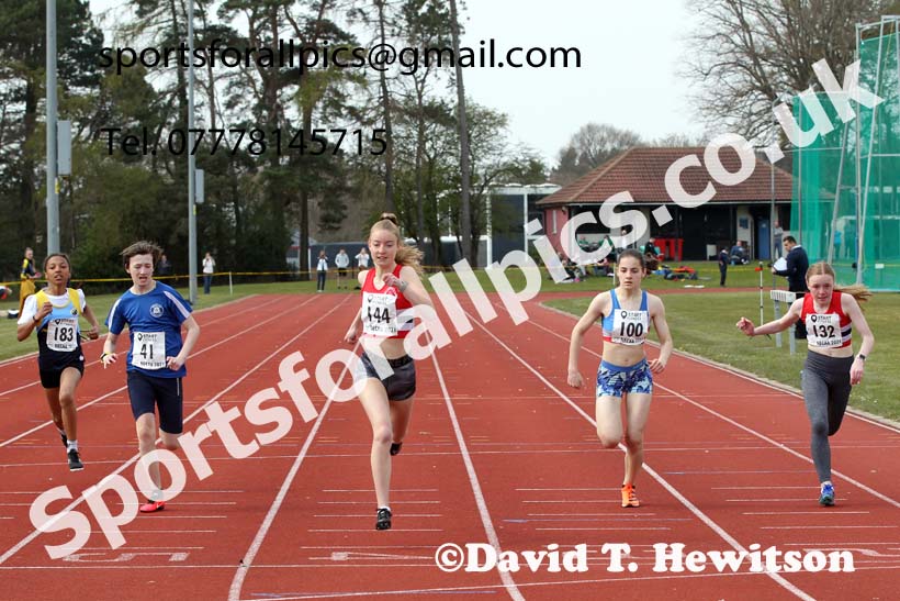 200 metres, 2021 NECAA Open Graded Meeting, Morpeth. Photo: David T. Hewitson/Sports for All Pics